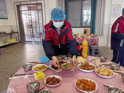 新春不打烊 爱心筑未来-重庆市万州区新仪学校“有爱就是年”系列活动