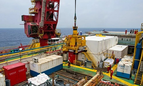 我国首套国产化深水水下采油树完成海底安装