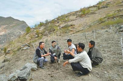 “悬崖村”搬迁两年 对比照记录乡亲们开启新生活